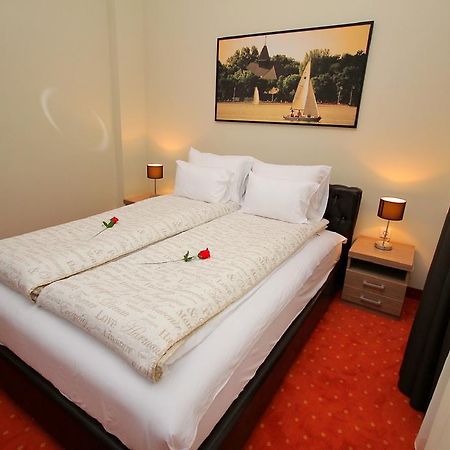 Vila Palic Hotel ภายนอก รูปภาพ