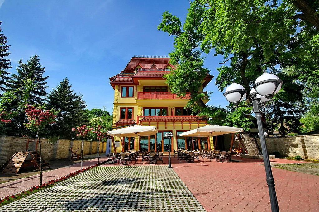 Vila Palic Hotel ภายนอก รูปภาพ