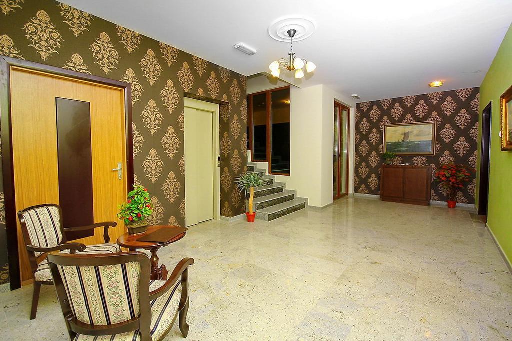 Vila Palic Hotel ภายนอก รูปภาพ