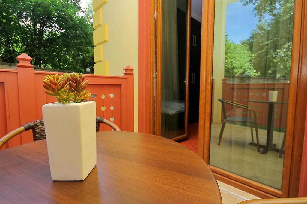 Vila Palic Hotel ภายนอก รูปภาพ