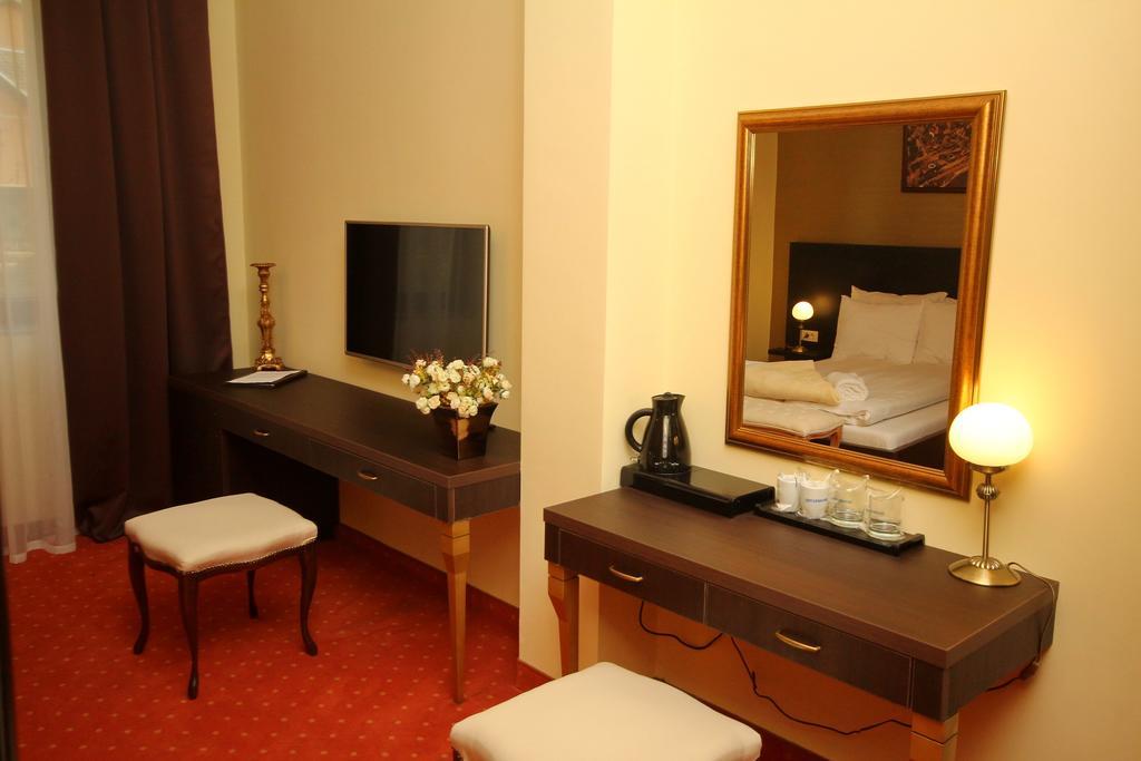 Vila Palic Hotel ภายนอก รูปภาพ