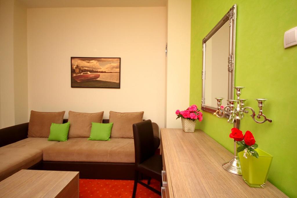 Vila Palic Hotel ภายนอก รูปภาพ