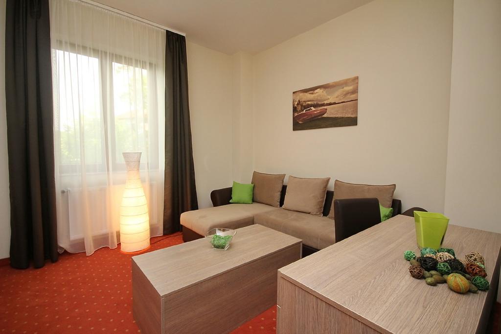 Vila Palic Hotel ภายนอก รูปภาพ