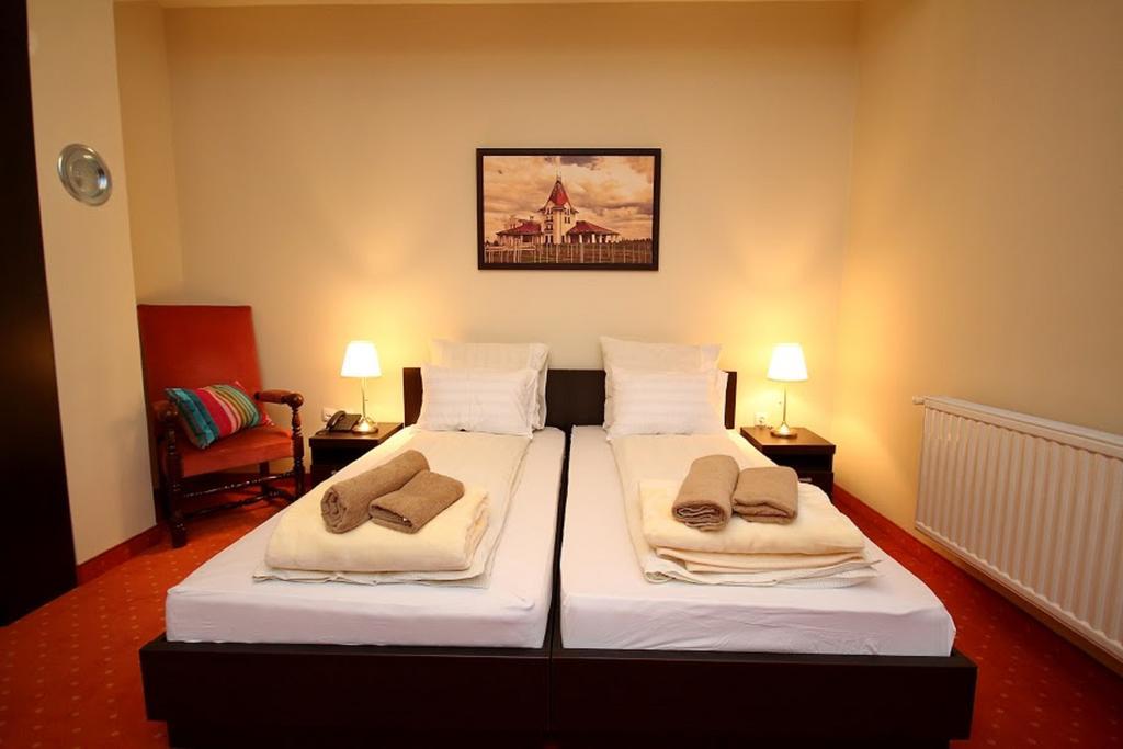 Vila Palic Hotel ภายนอก รูปภาพ