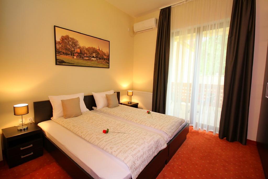 Vila Palic Hotel ภายนอก รูปภาพ