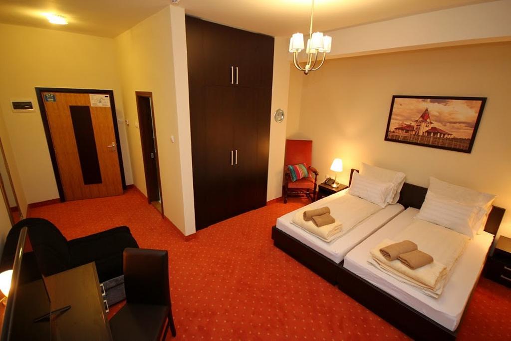 Vila Palic Hotel ภายนอก รูปภาพ