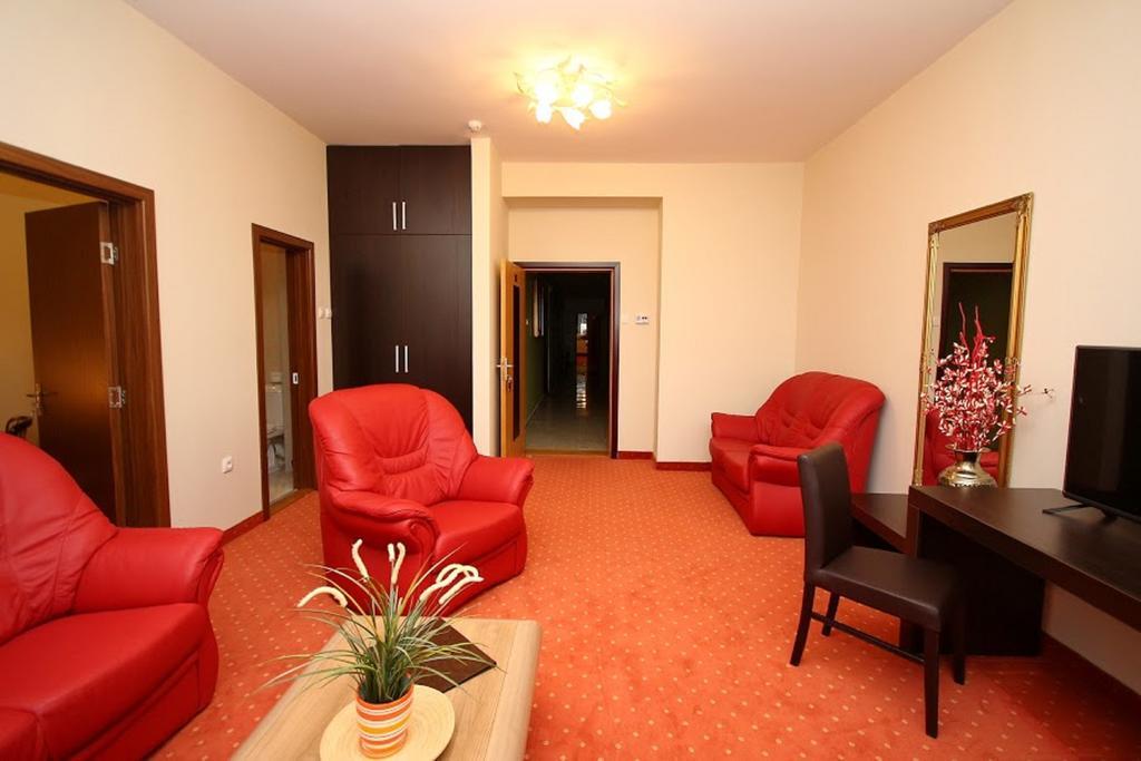 Vila Palic Hotel ภายนอก รูปภาพ