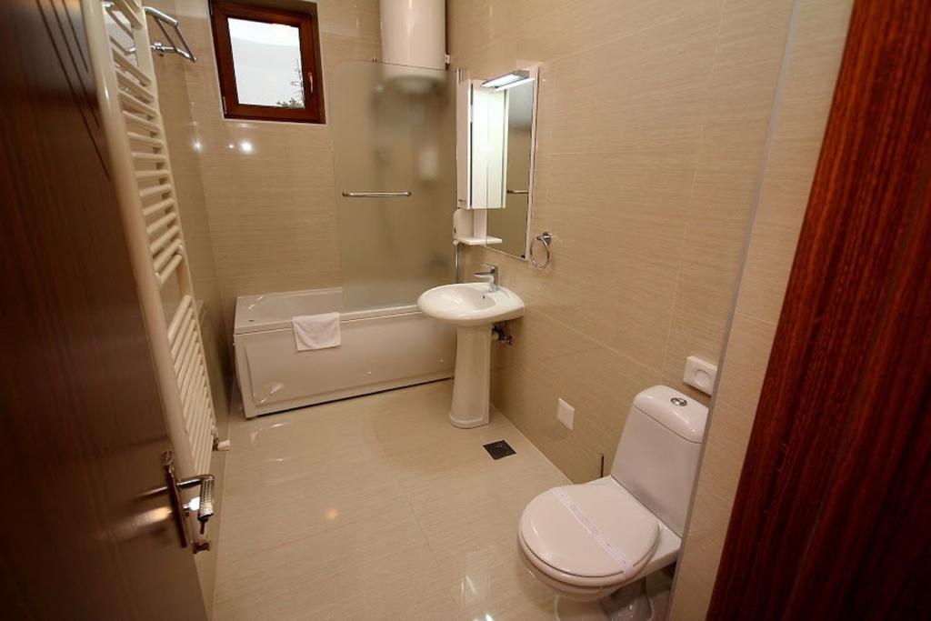 Vila Palic Hotel ภายนอก รูปภาพ